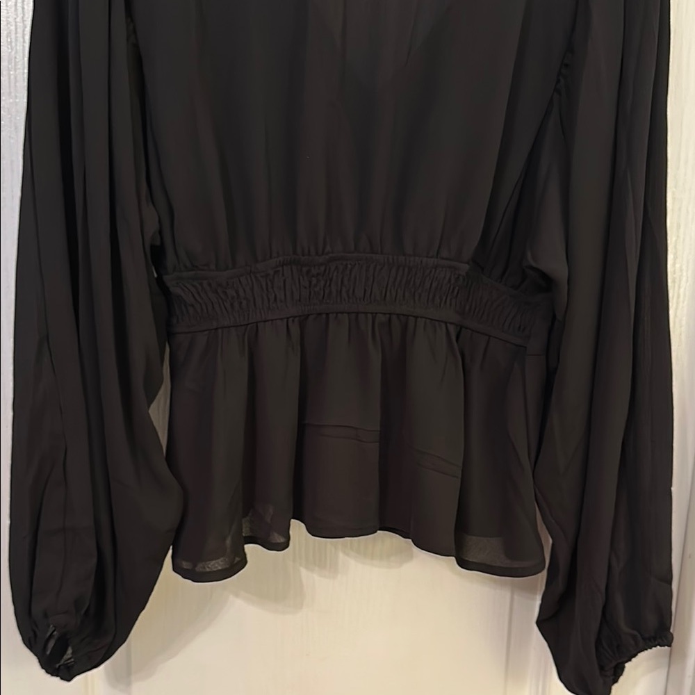 Elegant Black V-Neck Blouse - Picture 5 of 9